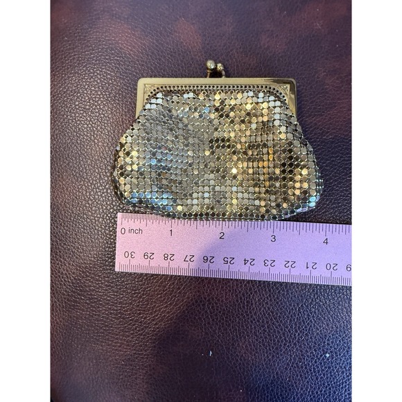 Whiting & Davis Gold Mesh Coin Purse Vintage Kiss Lock Change Purse Made USA - Picture 5 of 9
